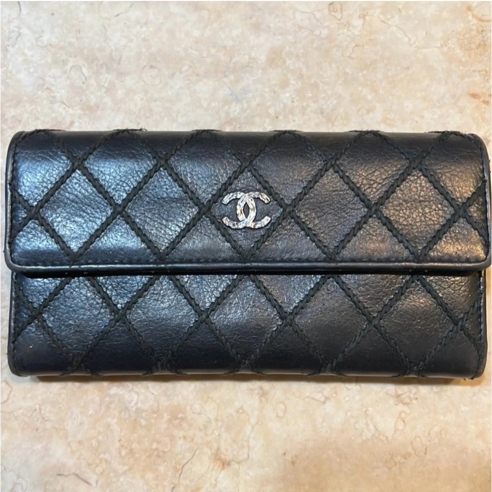 Authentic Chanel Diamond Stitch Long Leather Wallet.